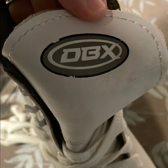 DBX Kids White Ice Skates - Picture 7 of 8
